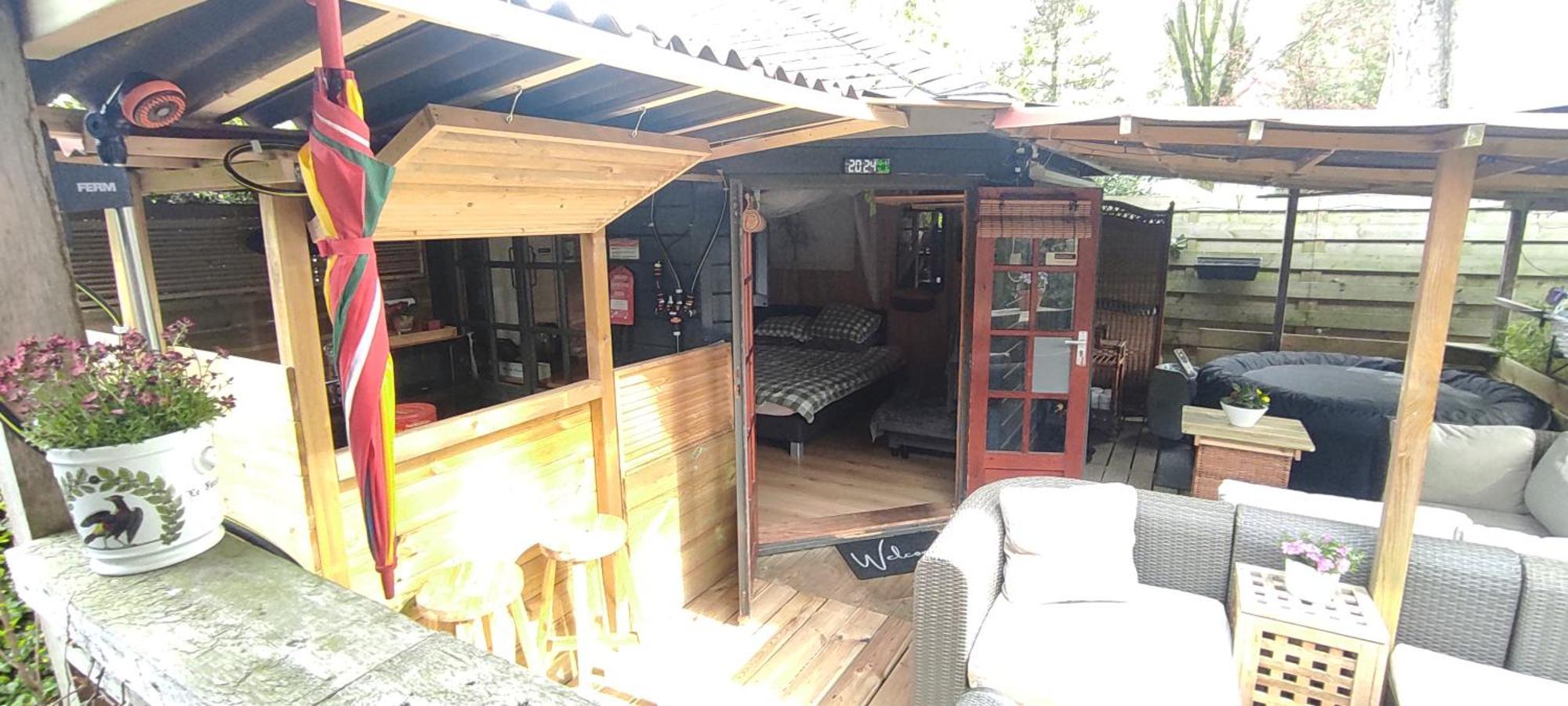 "Tempat Senang" Chalet On The Beautiful Veluwe With Airco Sauna Bbq Jacuzzi Beamer And Dog Putten Exteriér fotografie
